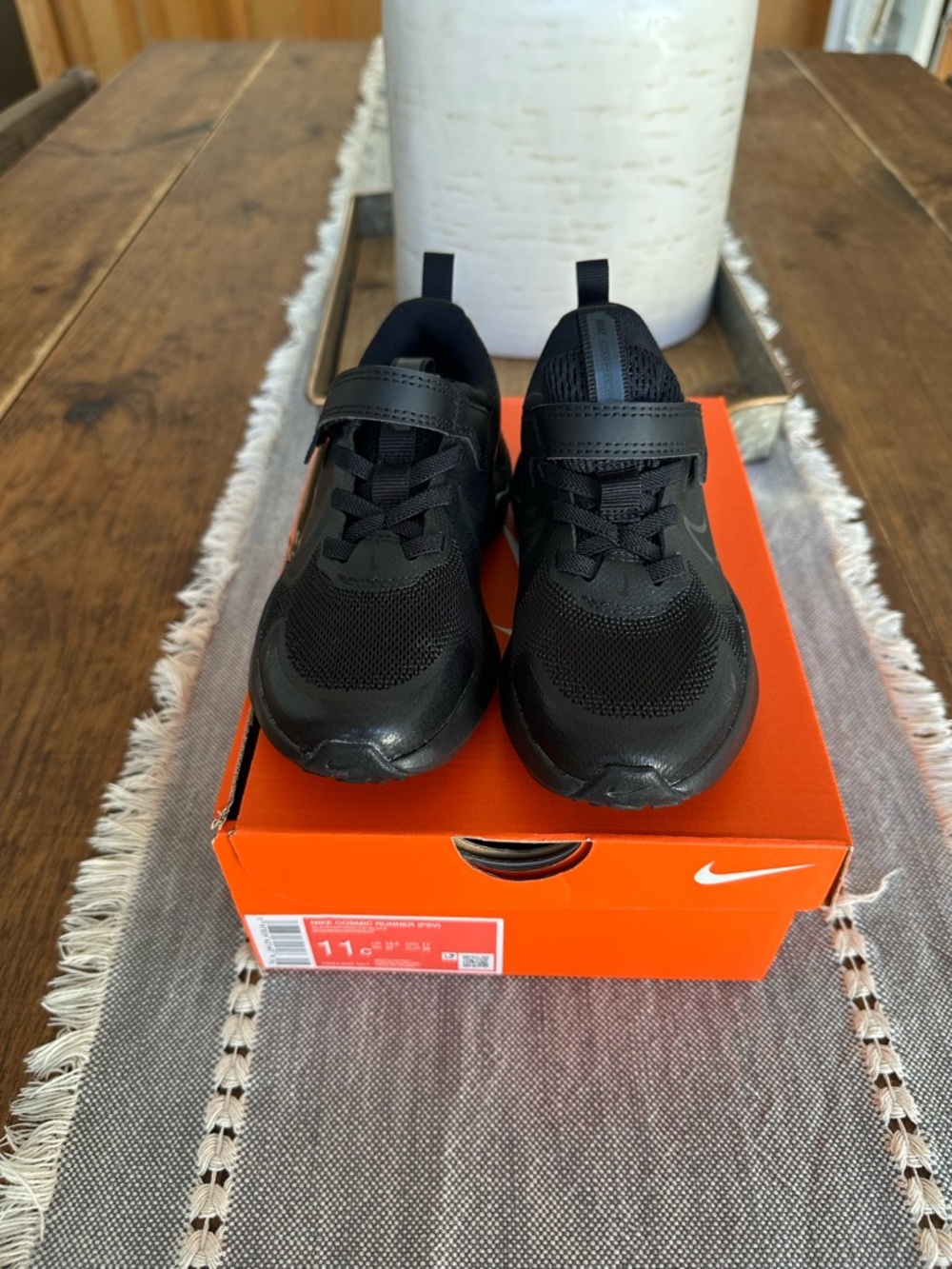 Nike Kids Black Mesh Hook-and-Loop Sneakers